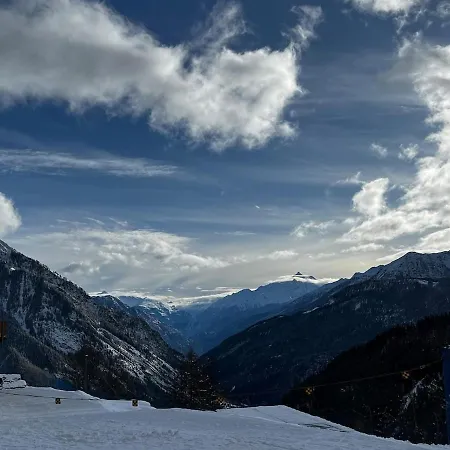 Nyaraló Incantevole In Centro A Courmayeur