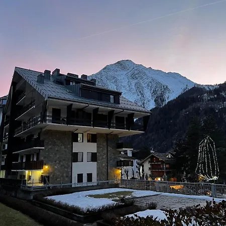 Incantevole In Centro A 別荘 クールマイユール