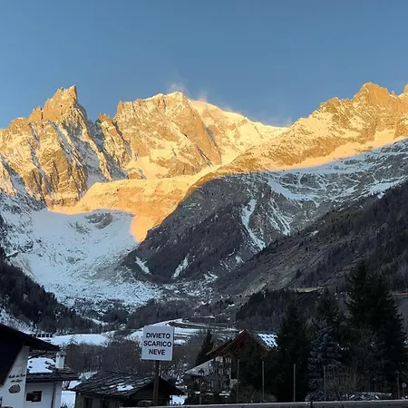 Incantevole In Centro A Nyaraló Courmayeur